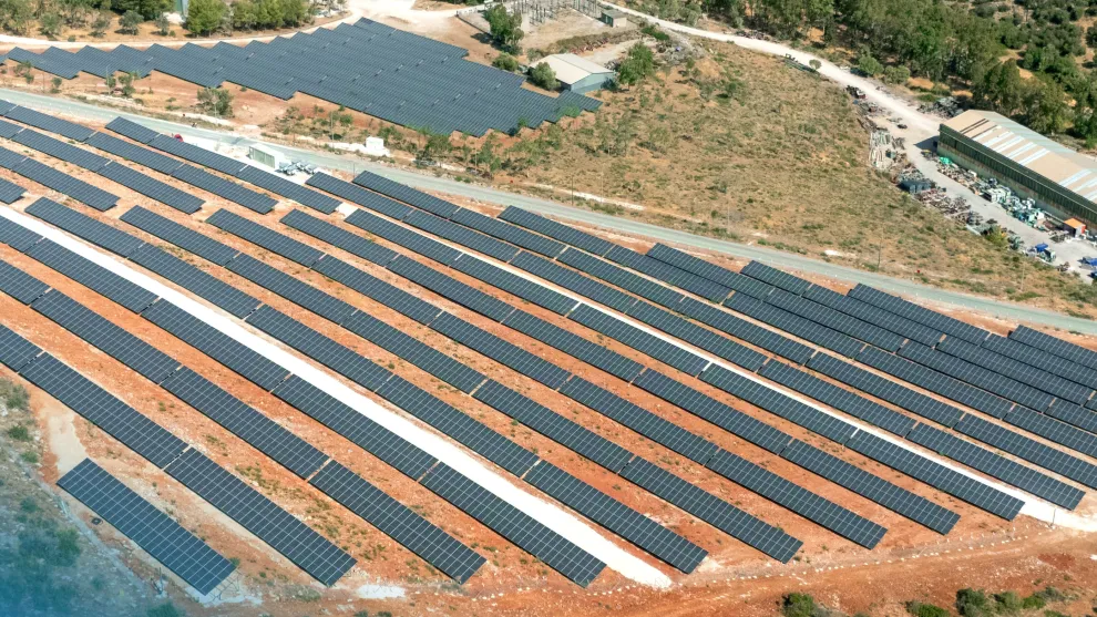 Όμιλος ΗΡΑΚΛΗΣ: Θέτει σε πλήρη λειτουργία φωτοβολταϊκό σταθμό 6,5 MW στο Εργοστάσιό του στο Μηλάκι Ευβοίας