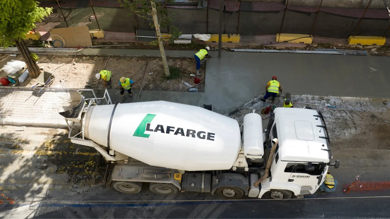 Η Lafarge στην Πανεπιστημίου 
